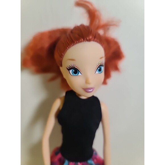 2012 Viacom & Rainbow Winx Club Fashion Fairy Doll Red Hair Sparkling Eye Makeup - Picture 2 of 5